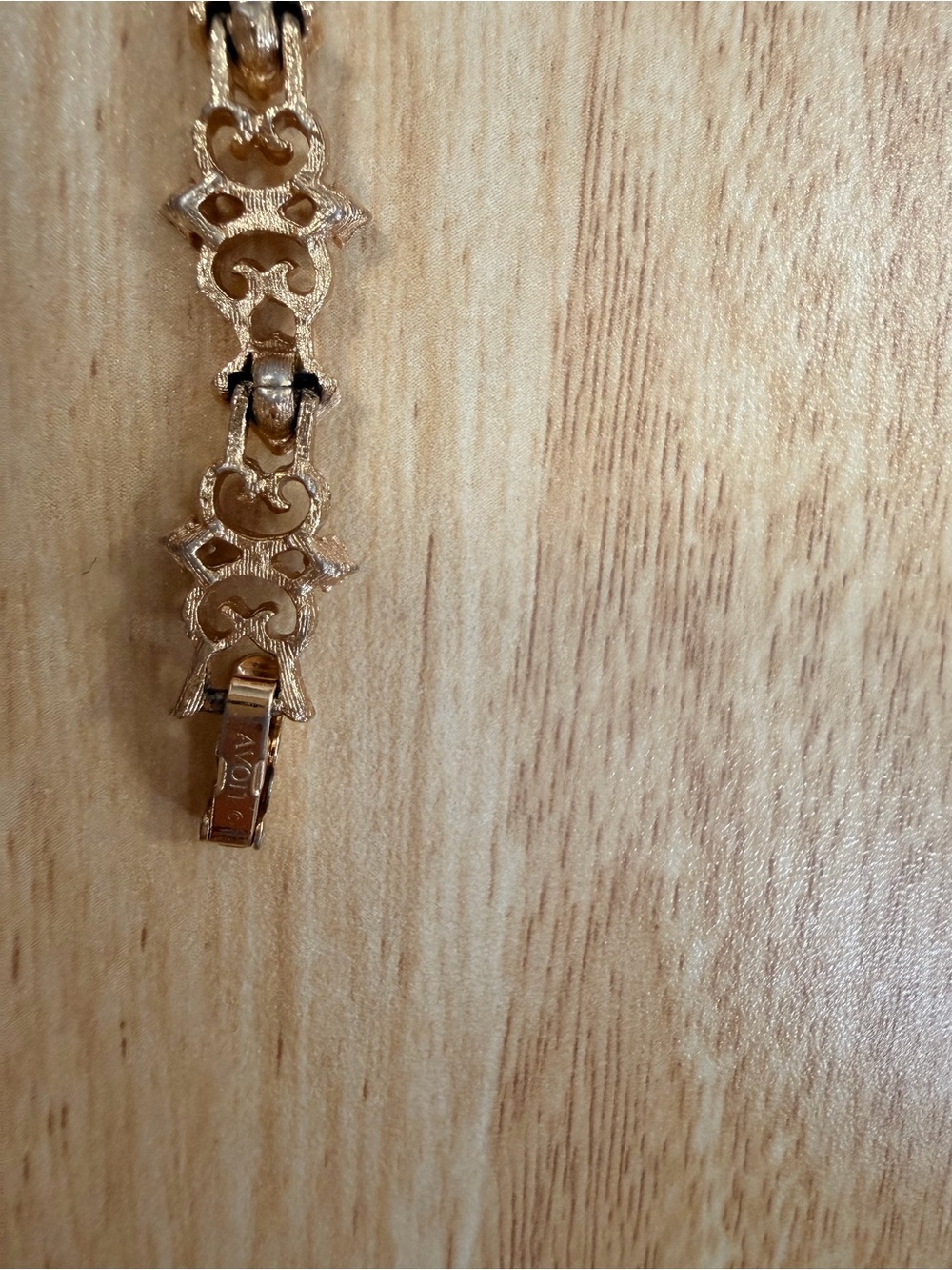 Avon Gold-Tone Filigree Link Bracelet - Picture 3 of 4